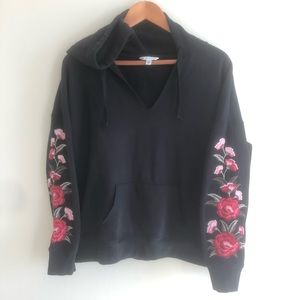 American Eagle V-Neck Sweatshirt